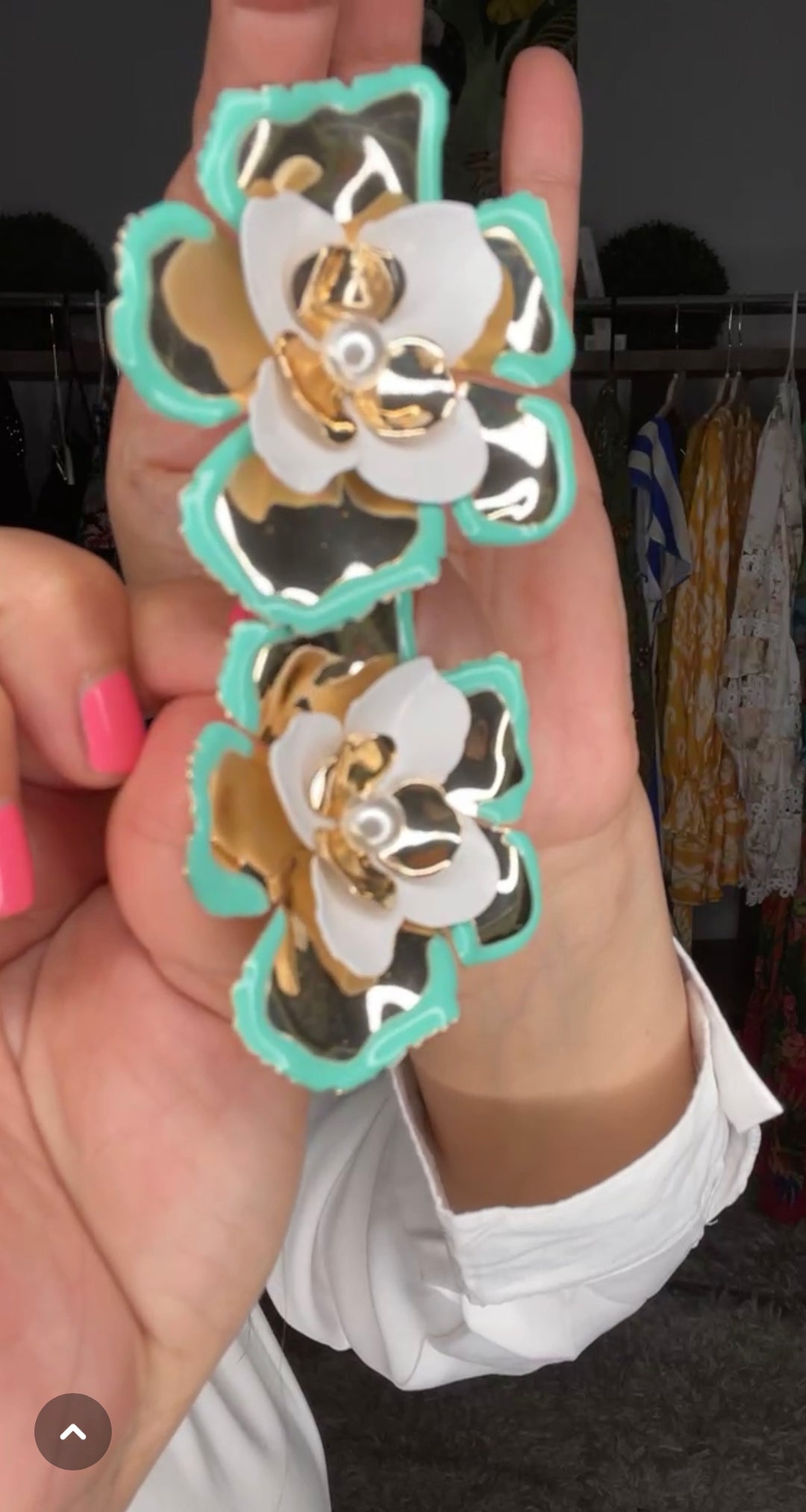 Arete Menta y Dorado Flor Perla XL