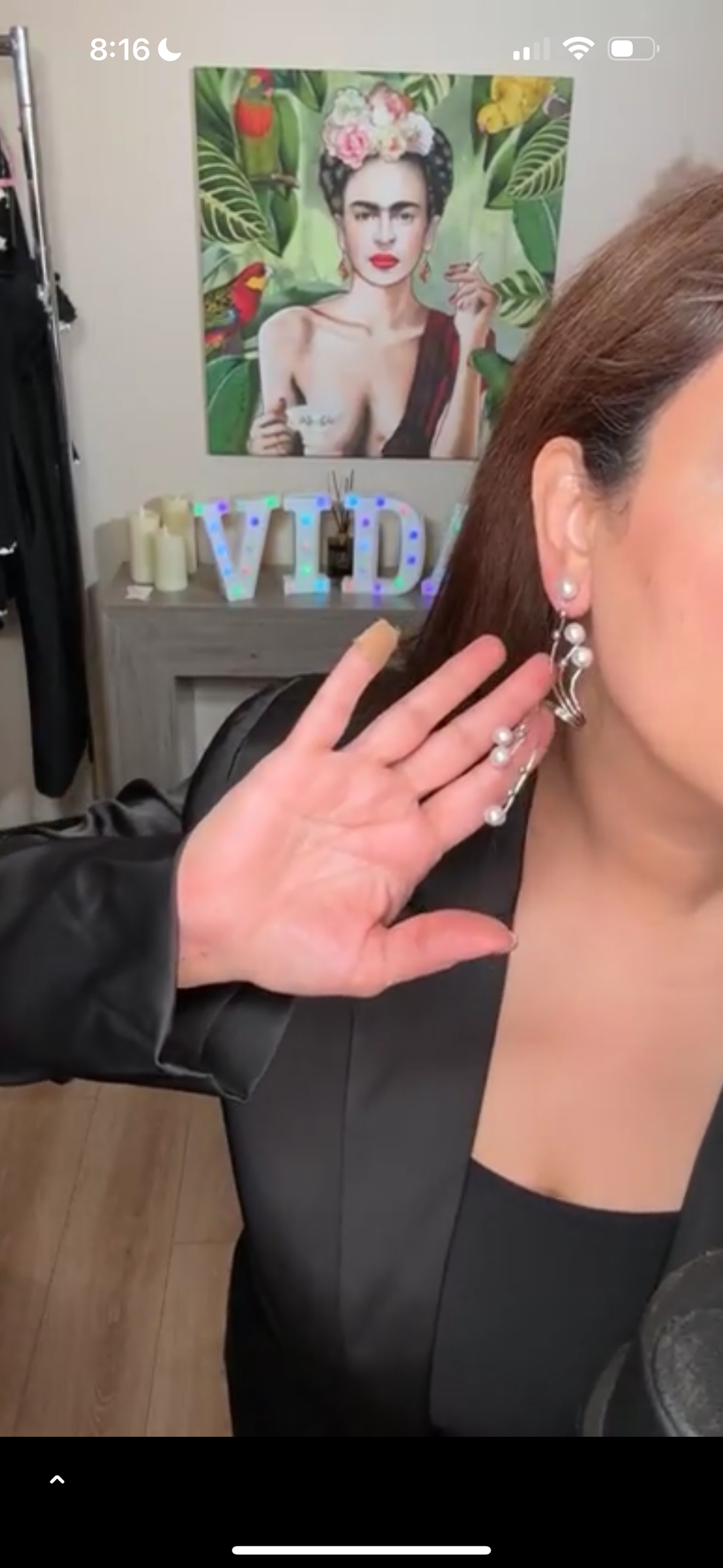Arete plateado caída con perlas ilusión anillo