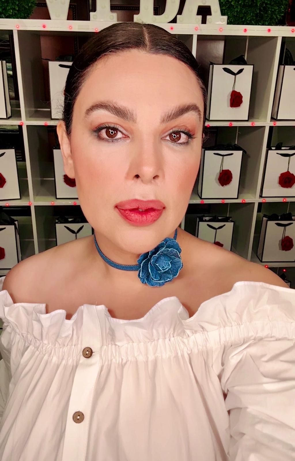 Collar Azul de Mezclilla Choker Flor (#124)
