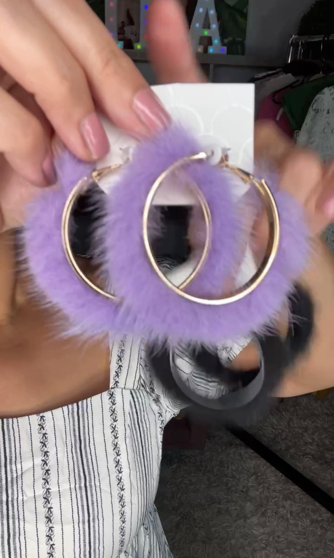 Arete Lila Arracada Plumas