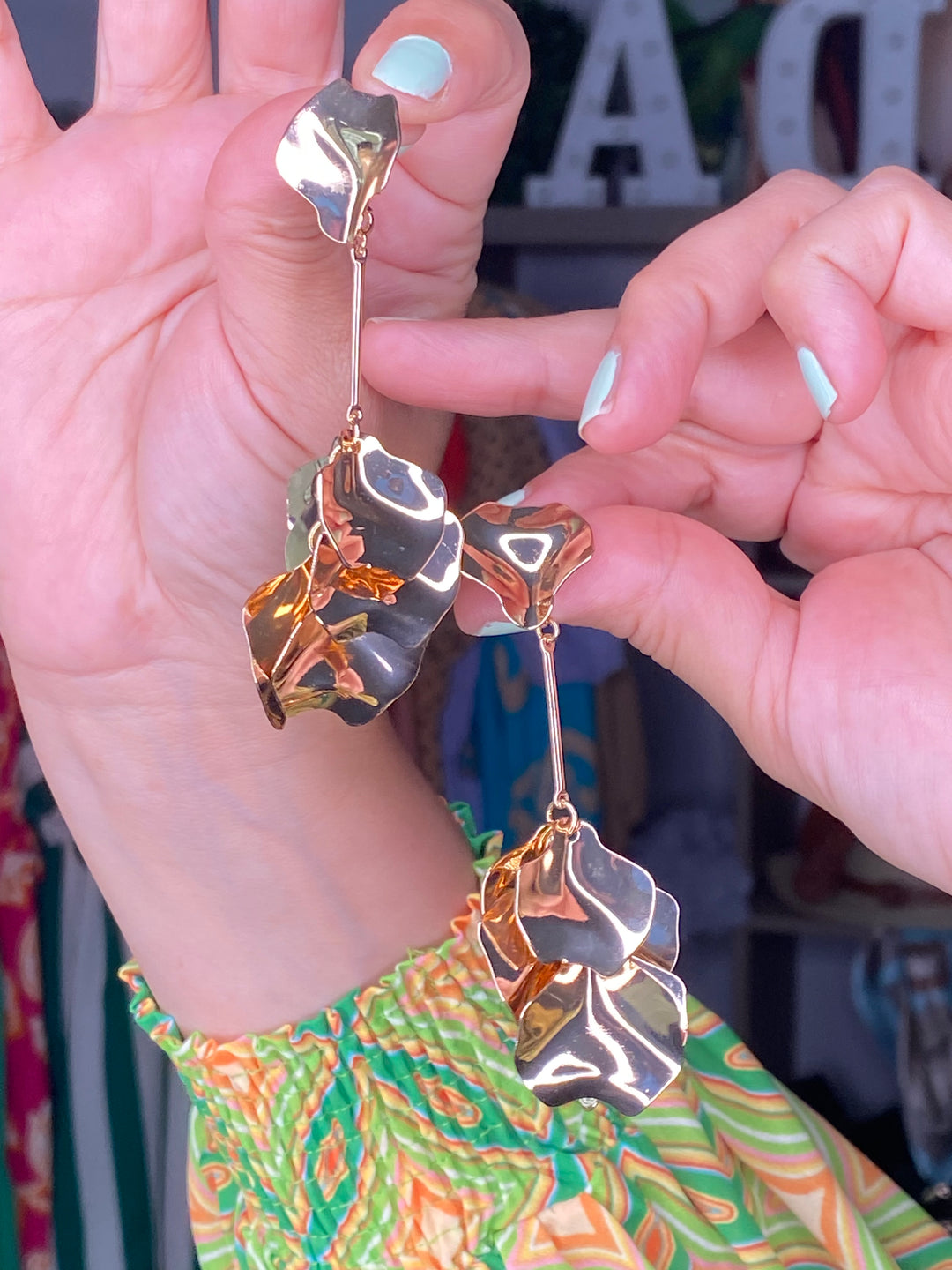 Arete Dorado Petalos (#150)