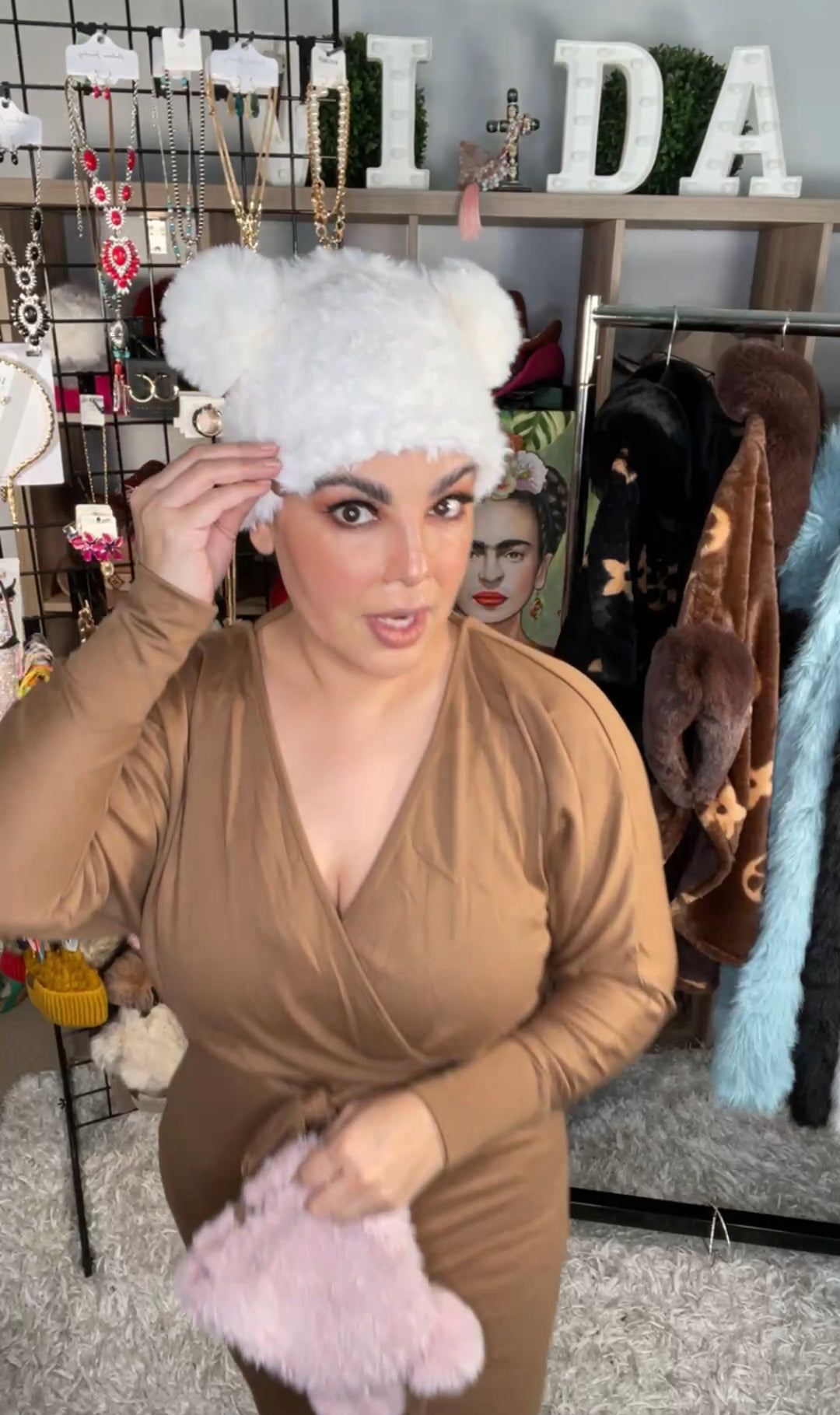 Gorro Ivory Furry Dos Motas (#235)