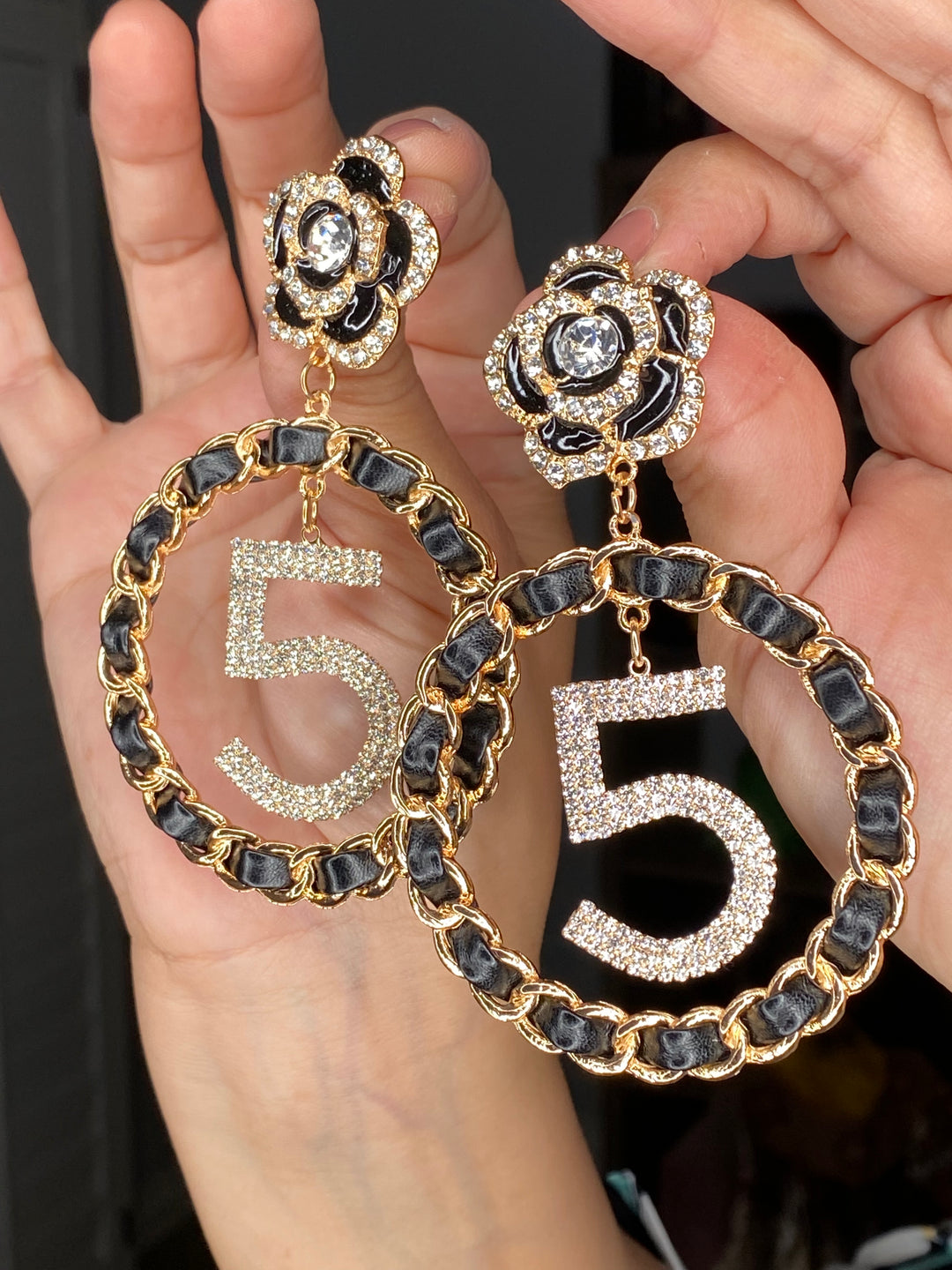 Arete Negro y Dorado Cadena (#207)