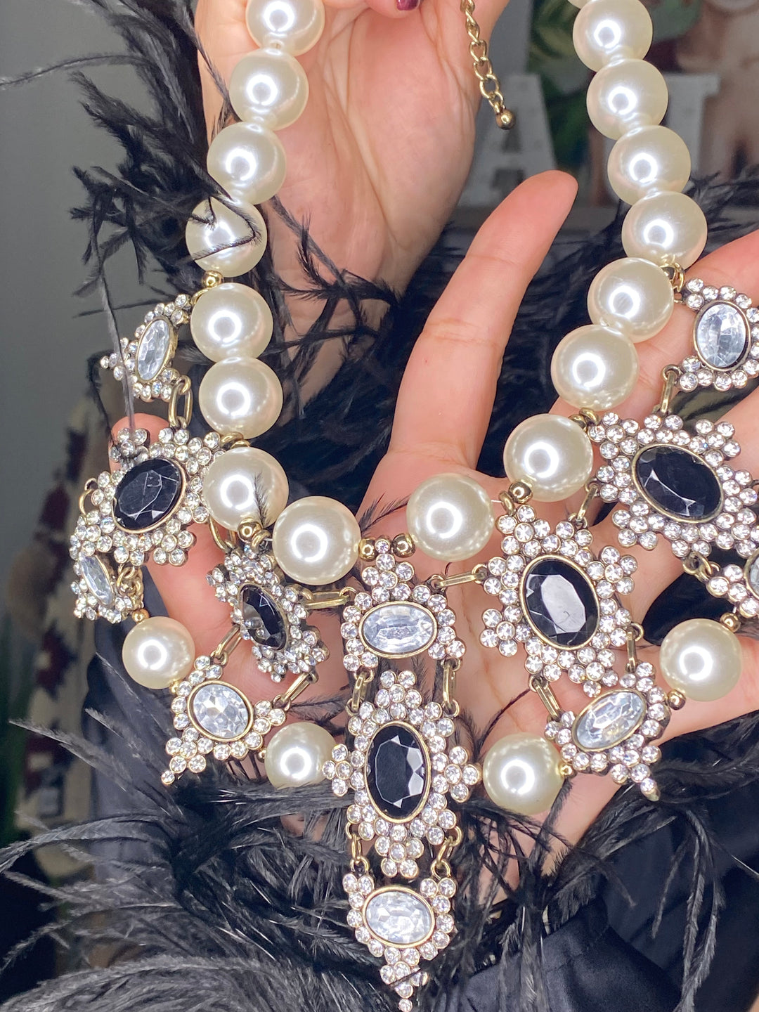 Collar Perlas y Pedreria Negro Perla (#124)