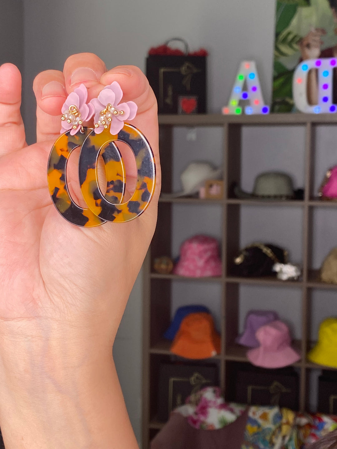 Arete Café Leopardo Flor Lila (#133)