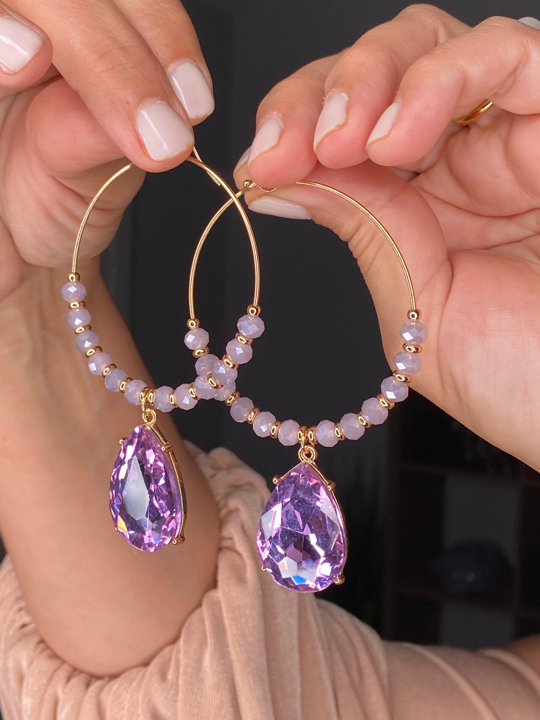 Arete Dorado y Lila Gota