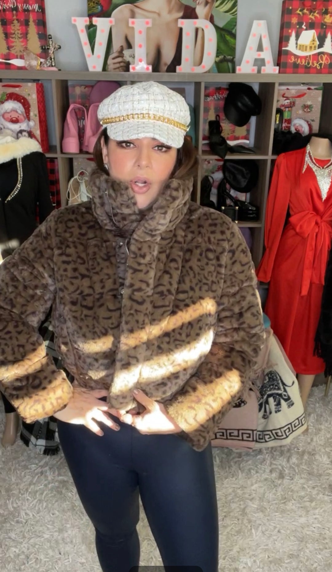 Chamarra Café y Negro Leopardo Crop Fur