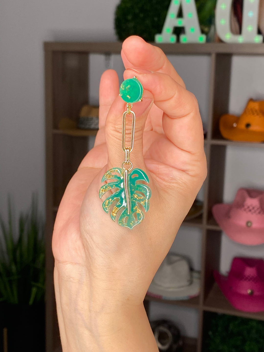 Arete Verde y Dorado Hoja Tropical Gold Dust (#172)