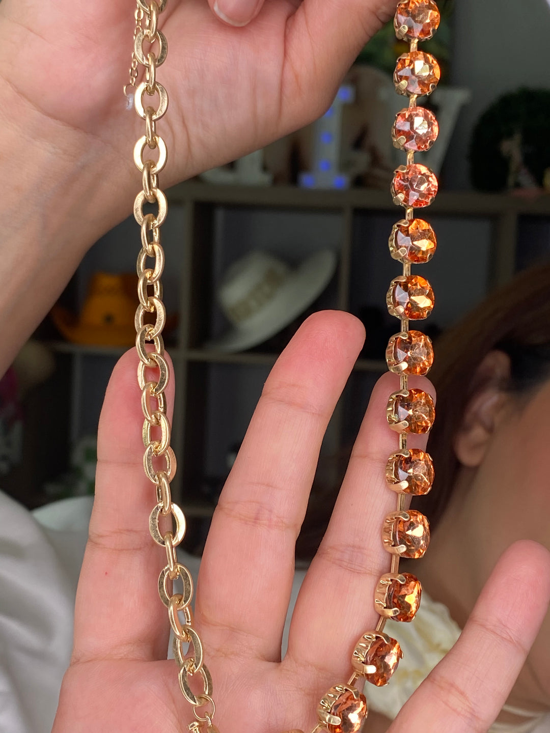 Collar Naranja y Oro Pedreria (#330)