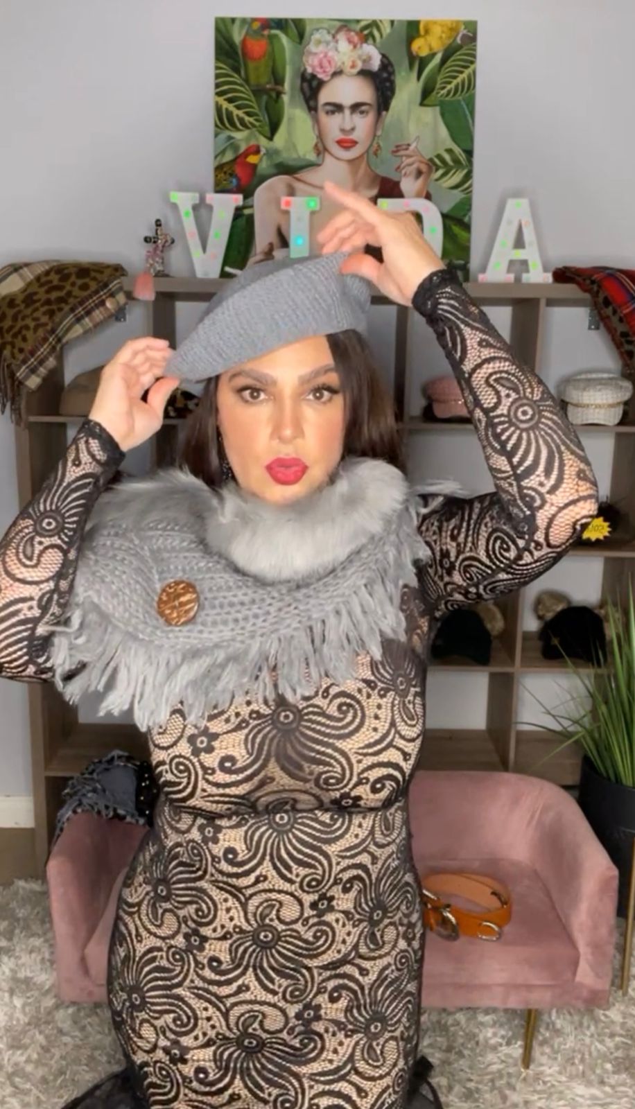 Bufanda Gris Bordada con Fur (#155)