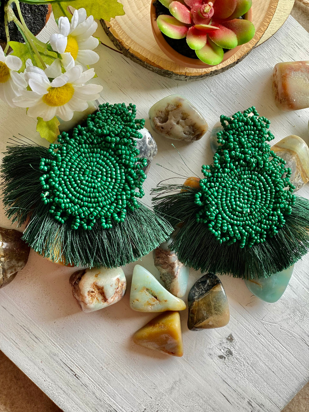 Arete canutillo y barbas verde