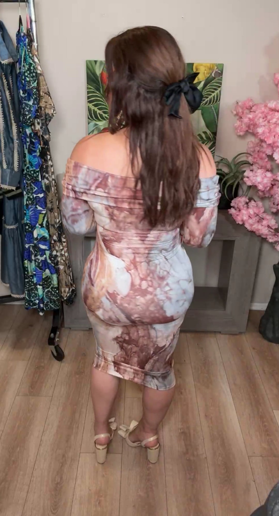 Vestido café y marrón estampado pintura off stretch (#138)