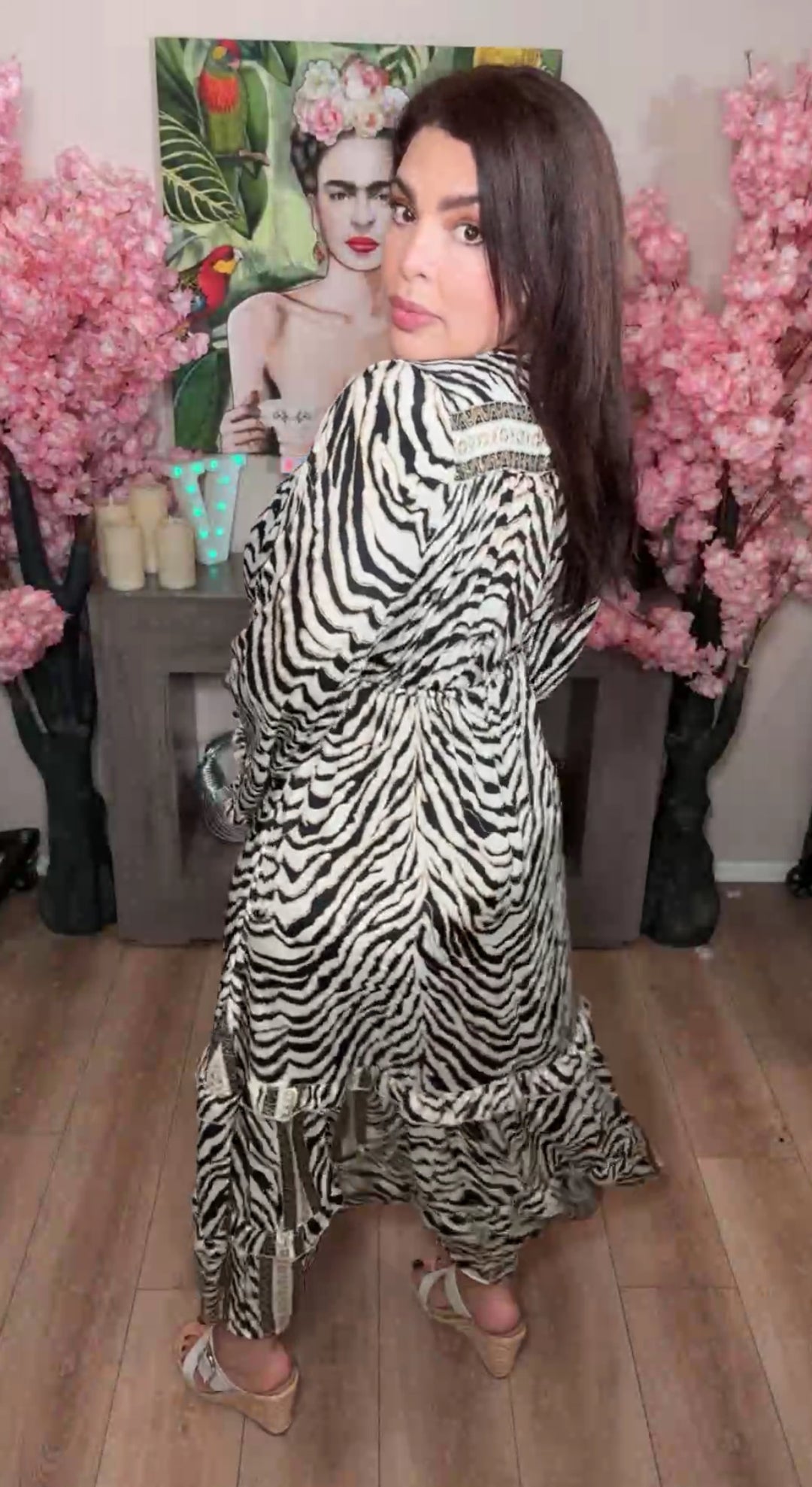 Vestido Negro y Blanco Zebra Detalles Oro con Cintura Elástica (#134)