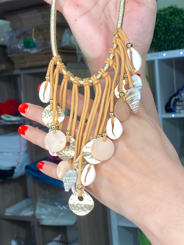 Collar Dorado Conchas en Gamusa (#162)