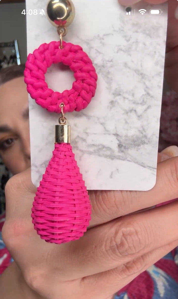 Arete Magenta Rafia Gota (#110)