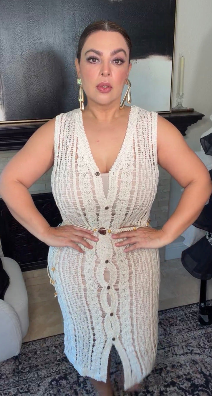 Vestido beige crochet boton madera cinto con piedra midi (