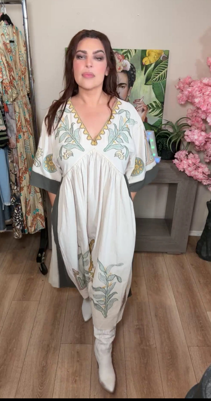 Vestido olivo y taupe bordado tipo manta (#145)