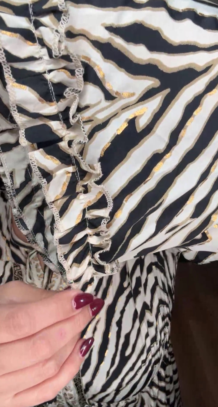 Vestido Negro y Blanco Zebra Detalles Oro con Cintura Elástica (#134)