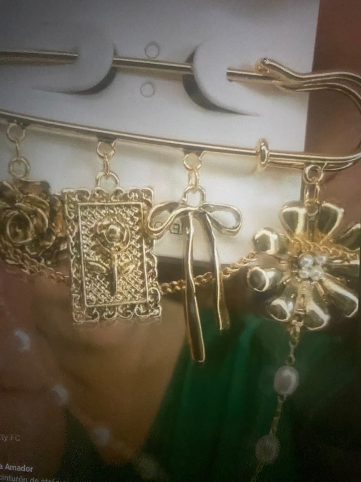 Prendedor Dorado Charms Perlas Moños Etc (#117)