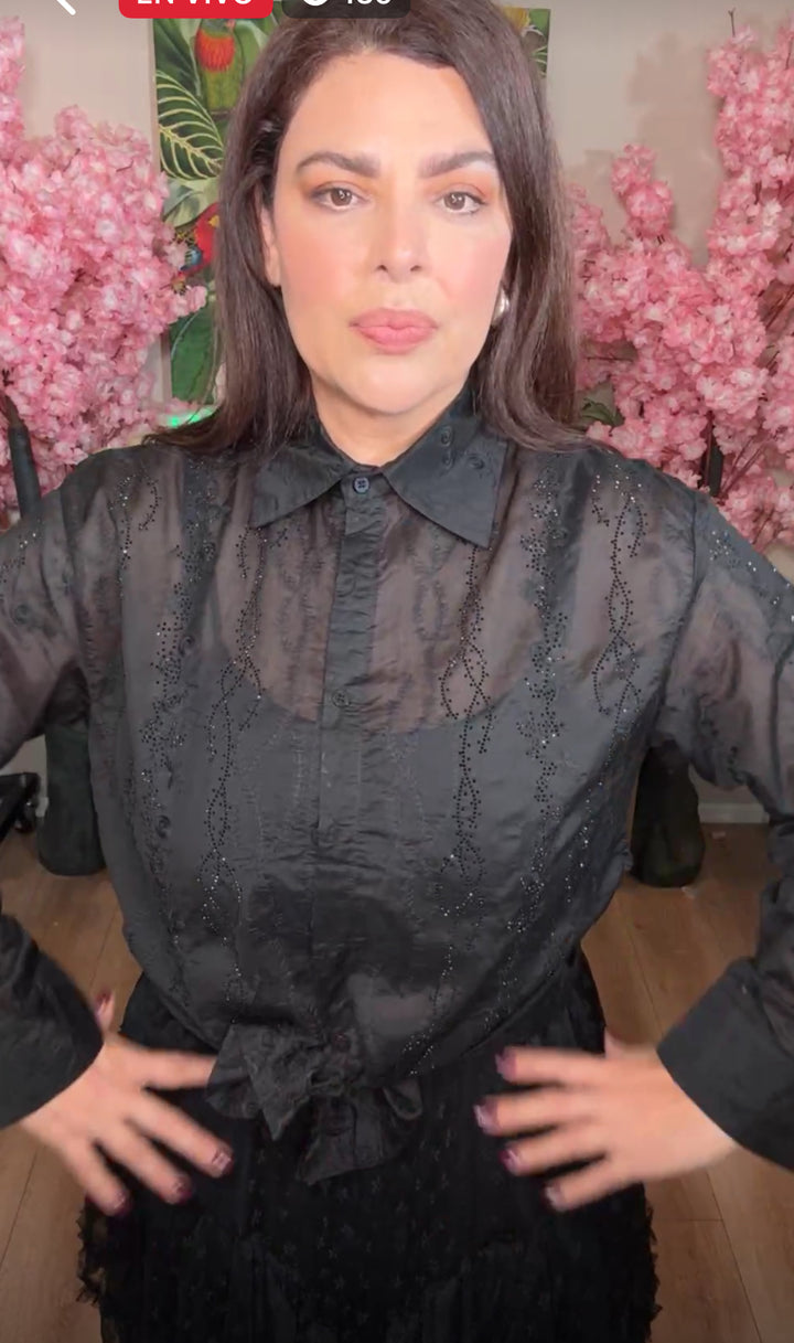 Camisa Negra Cristal y Flores Bordadas Tipo Túnica (#108)