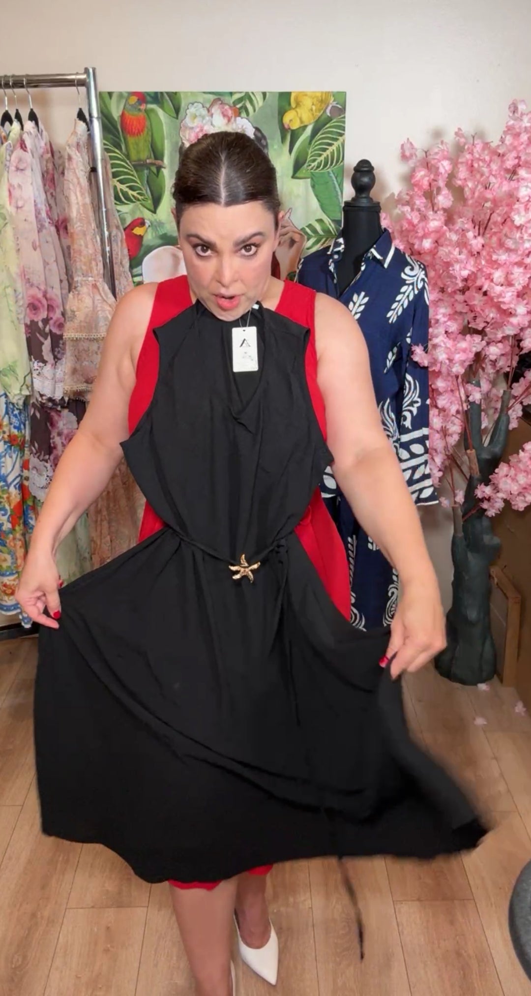 Vestido negro prendedor estrella de mar oro midi (