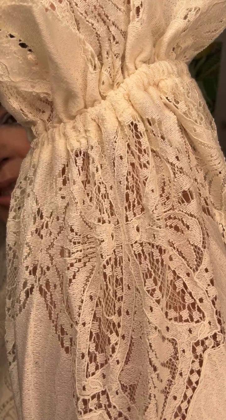 Blusa Beige Crochet Cinta Negra Manga Pintor (#149)