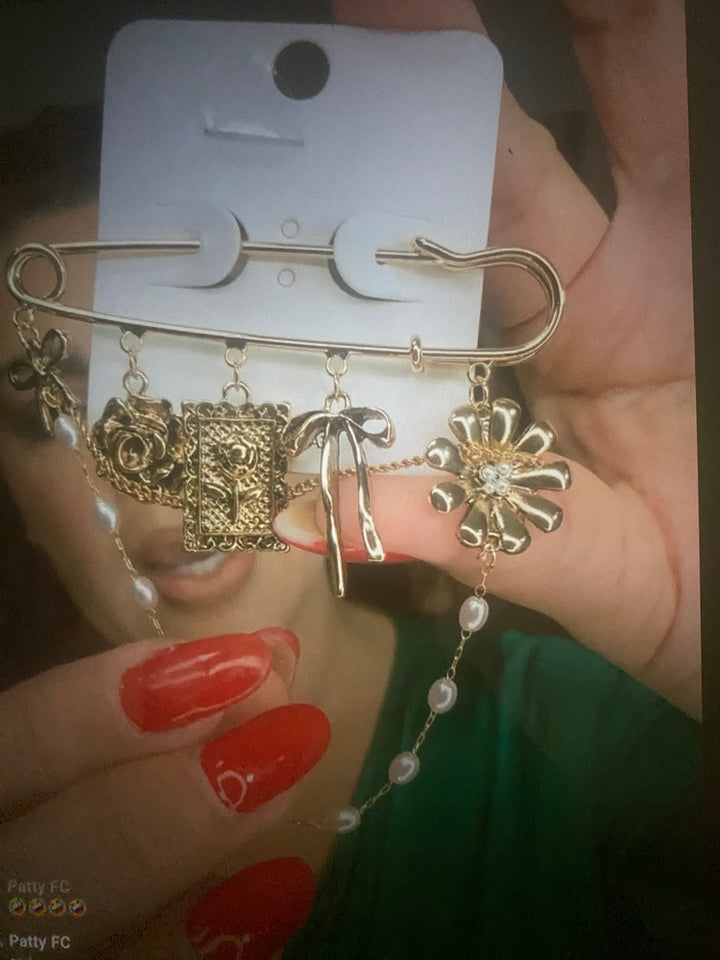 Prendedor Dorado Charms Perlas Moños Etc (#117)