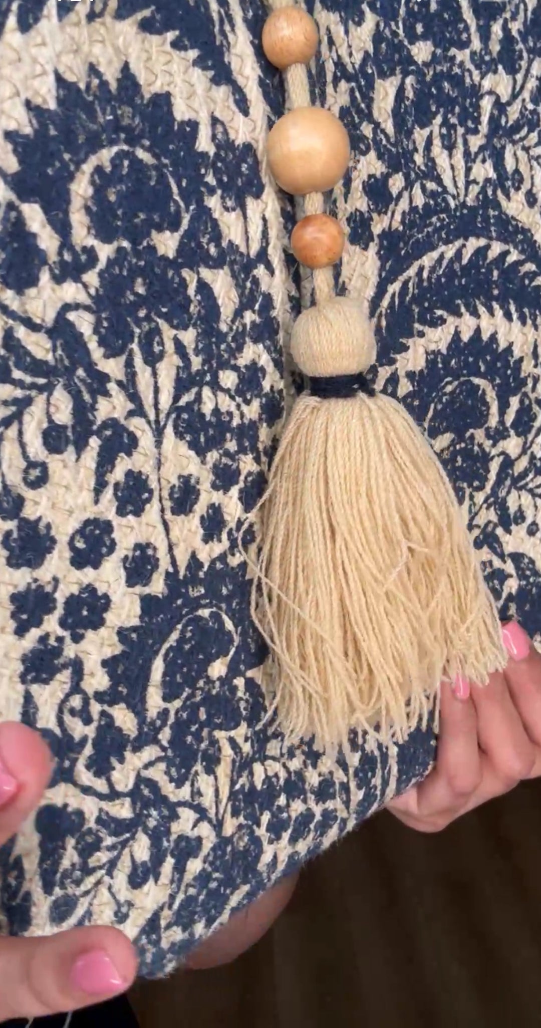 Bolsa Beige y Azul Marino Indu Pom Pom (#128)