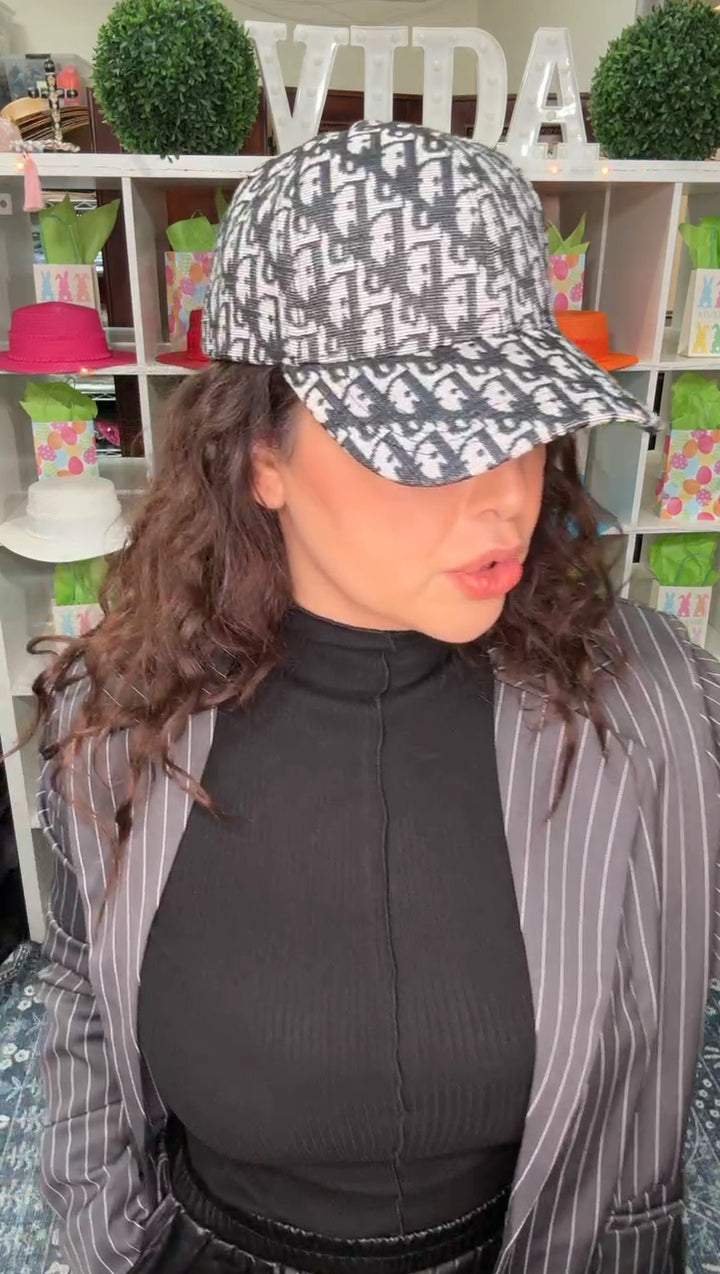 Gorra Blanco y Negro Dio (#151)