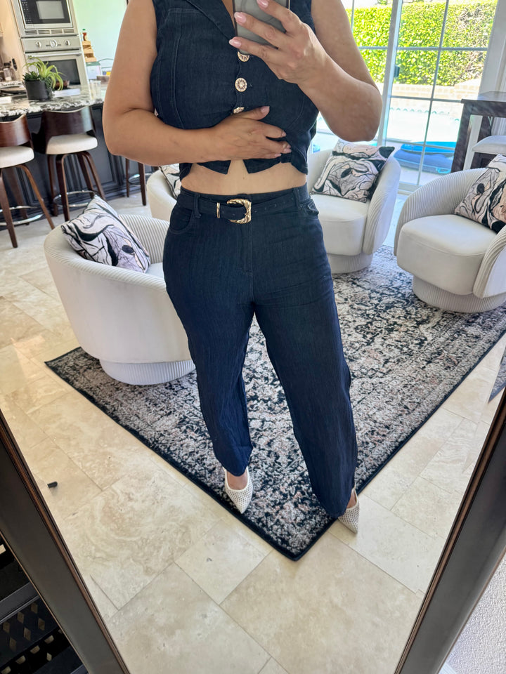 Set Azul Mezclilla Chaleco Boton Pedreria y Pantalon Cintura Alta con Cinto (