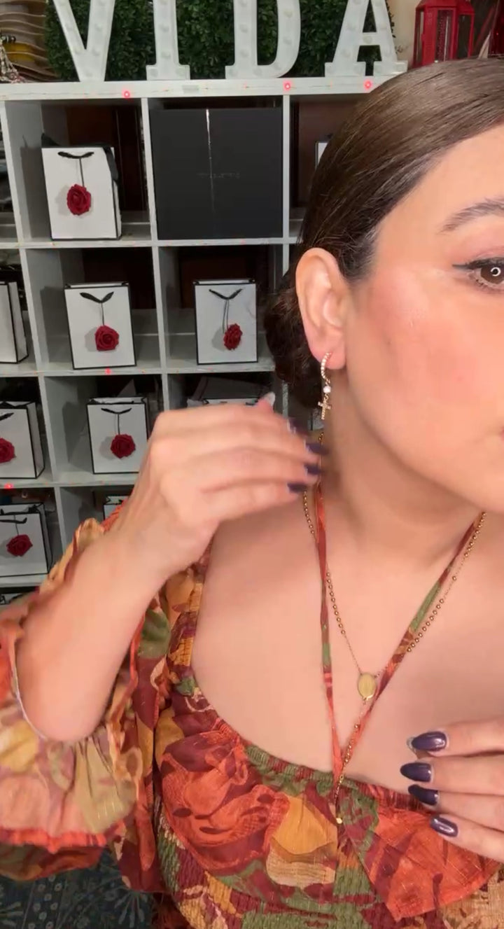 Arete Dorado Cruz y Perlita Arracada Chica (#106)