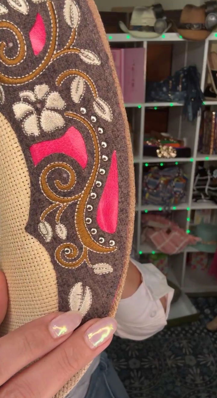 Sombrero beige bordado rosa floral piel (#334)