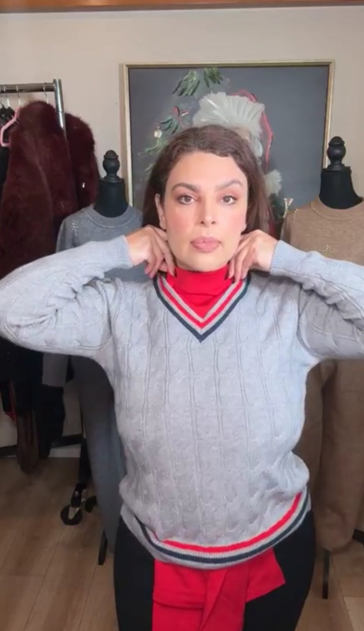 Sweater gris de lana estilo preppy tejido cable (#157)