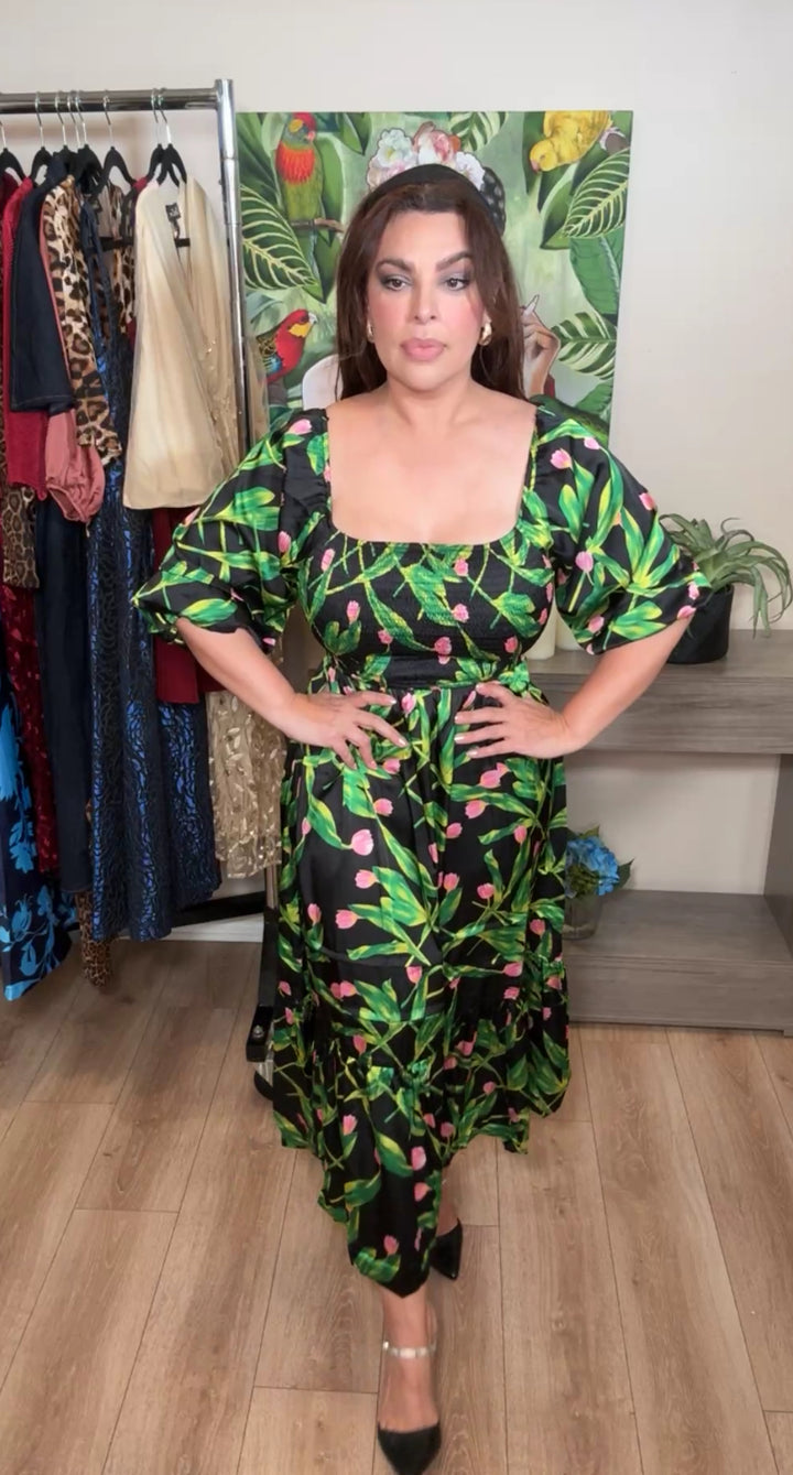 Vestido negro satinado tulipanes midi (#110)
