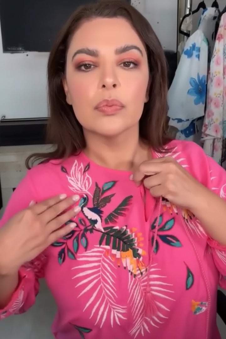 Blusa rosa fuschia bordados tropicales (