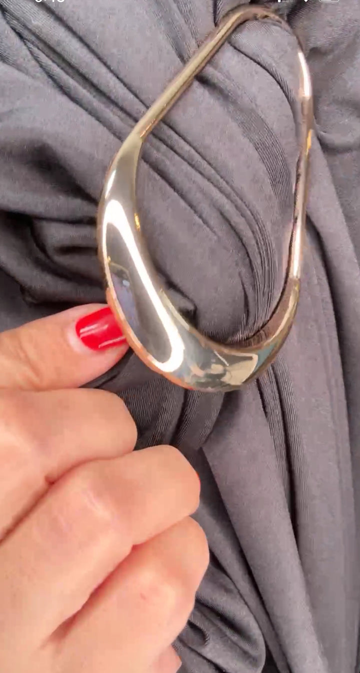 Vestido negro con hebilla en cintura midi stretch (#128)