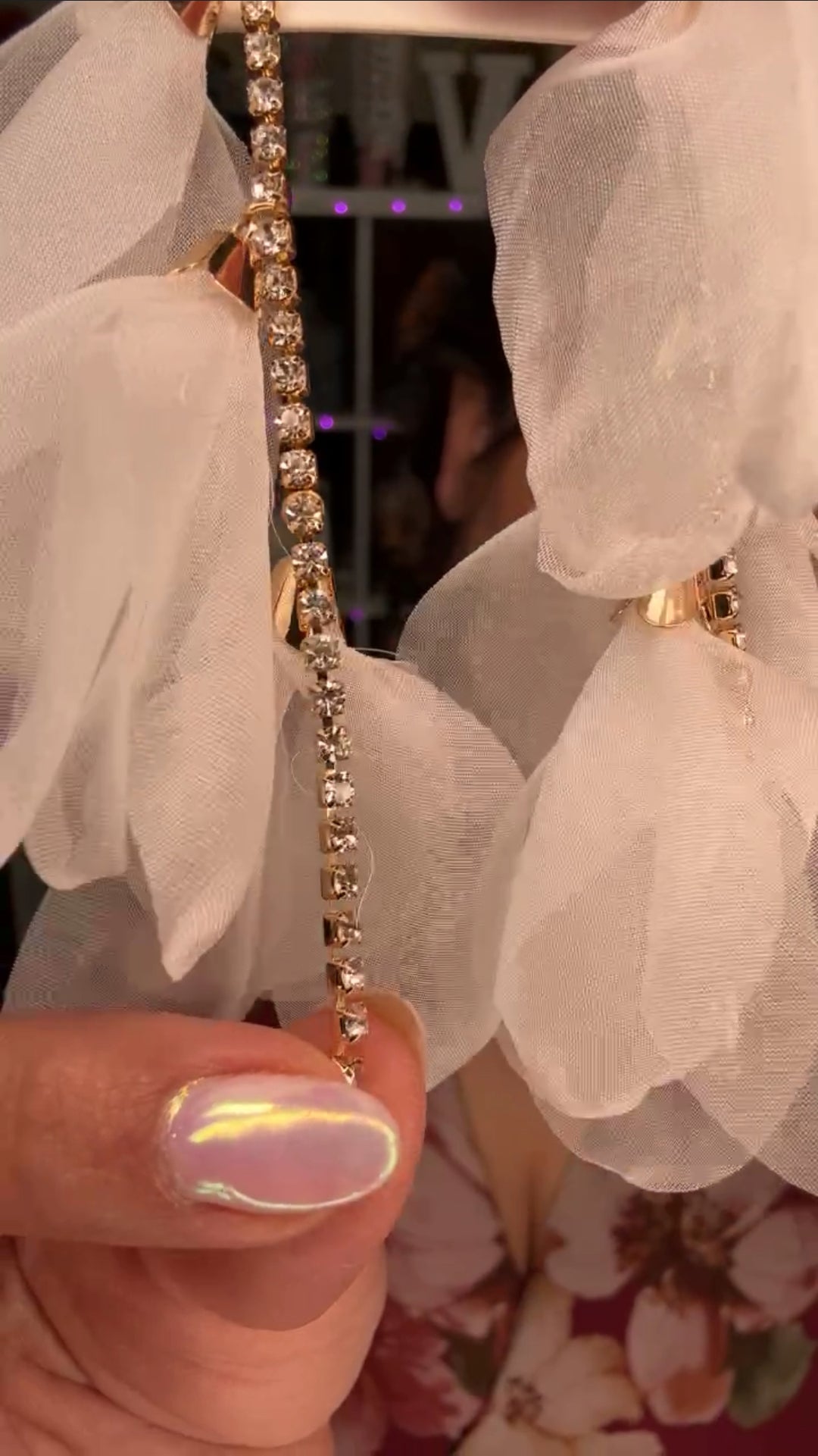 Arete blanco Chifon y Concha Oro (#116)