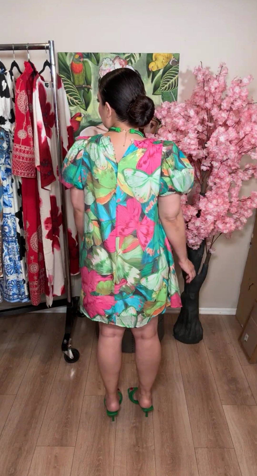 Vestido verde y rosa mariposas manga burbuja mini (#159)