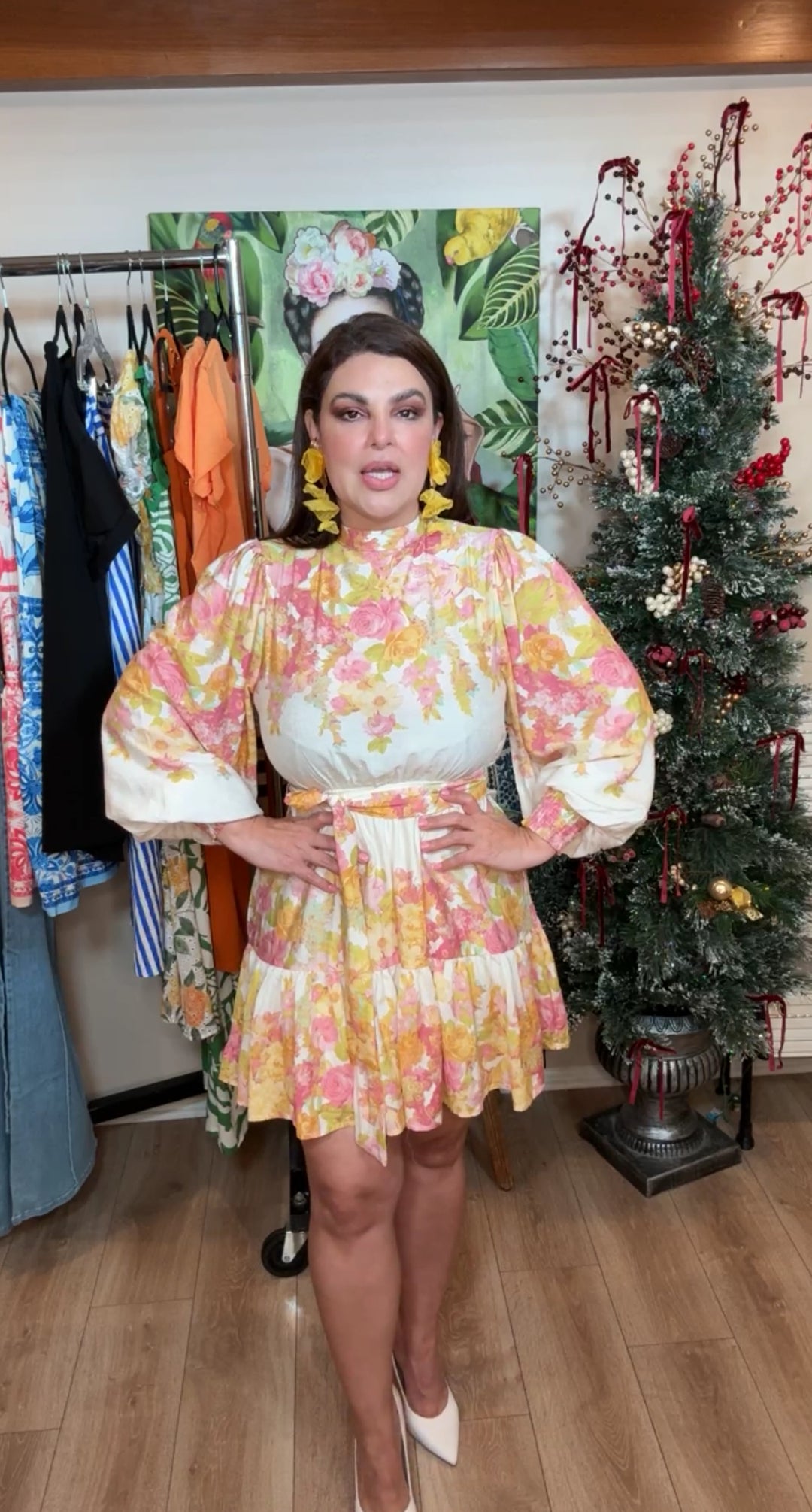 Vestido Beige Floral Rosa y Amarillo Romantico Mini de Vuelo (#175)