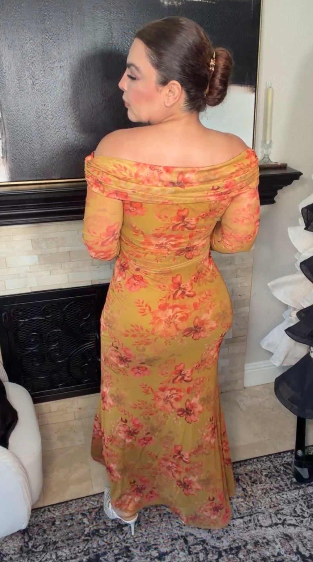 Vestido mostaza flores naranja mesh ultra stretch escote off-shoulder maxi (