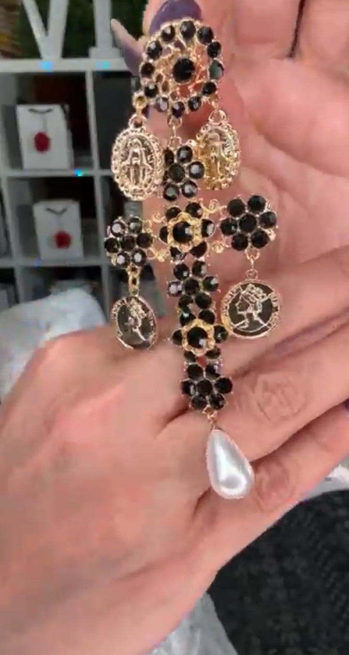 Arete Dorado Piedra Negra con Perlas Virgen X Luxury (#111)