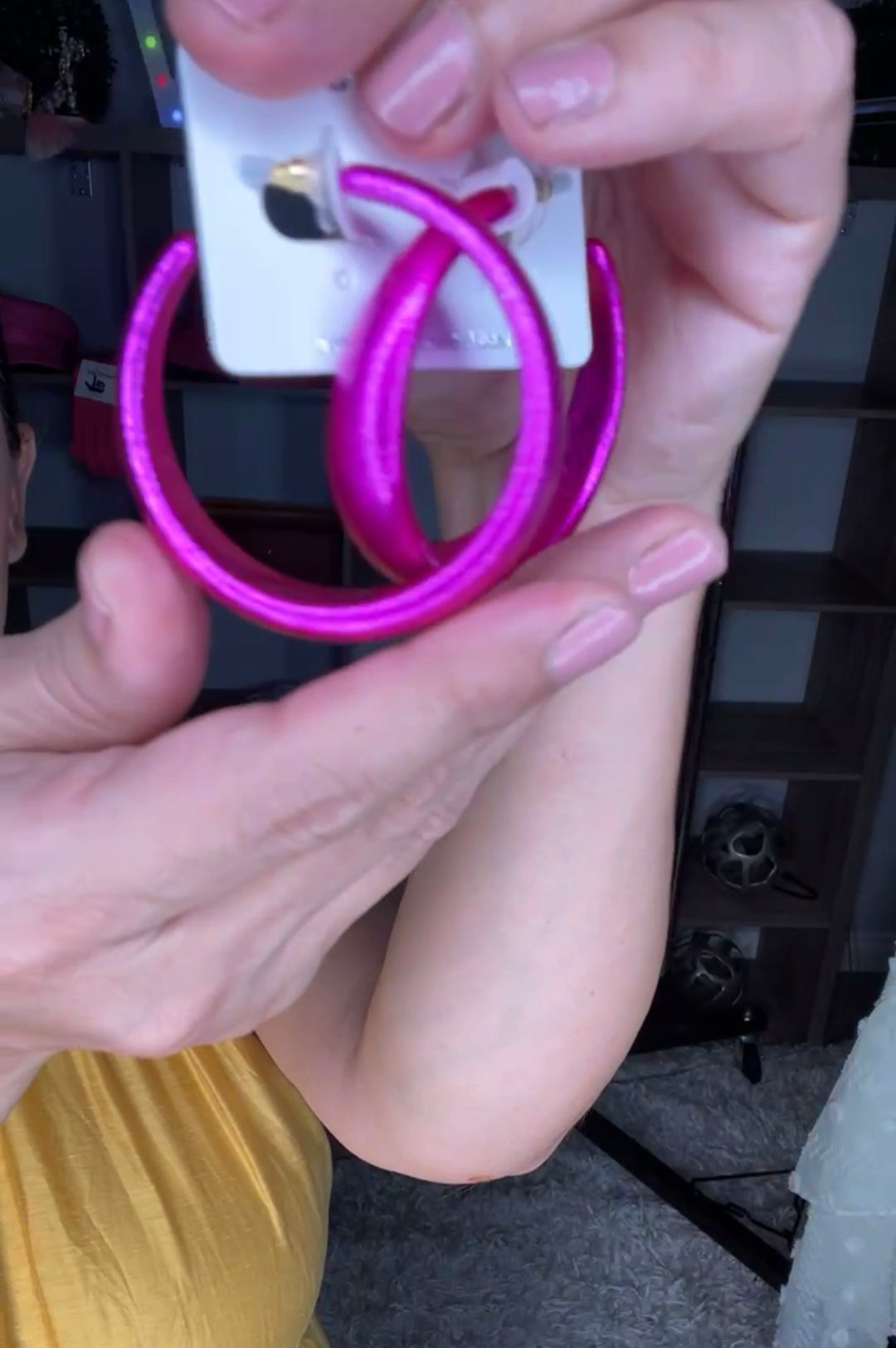 Arete Fuchsia Arracada (#214)