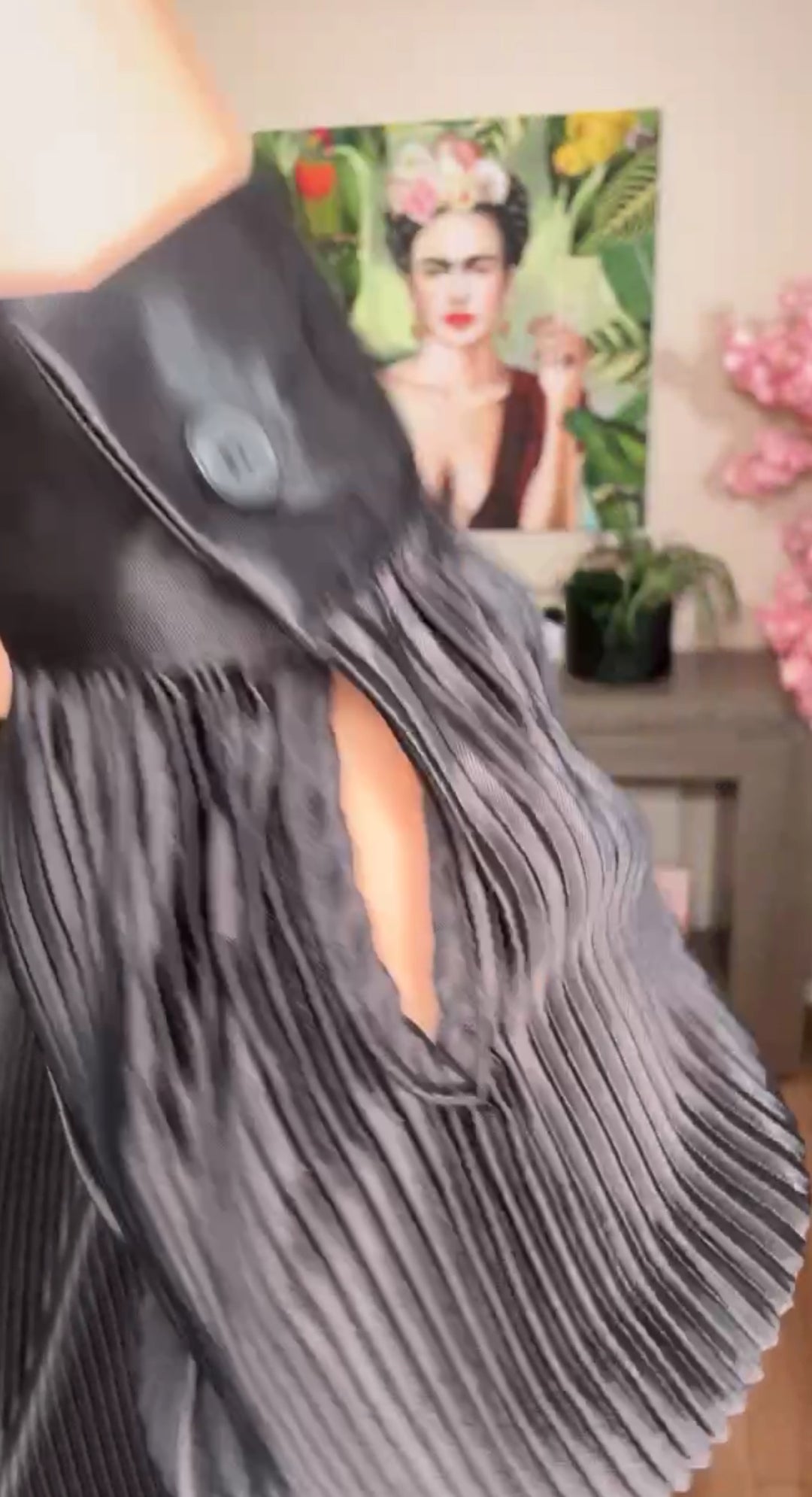 Vestido Negro Plizado Satinado Manga Y Cinto Mini (#412)