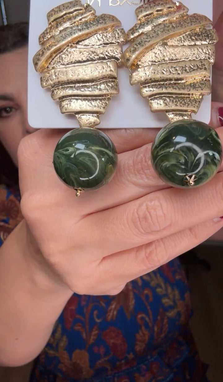 Arete dorado antigua bola jade vintage (#102)