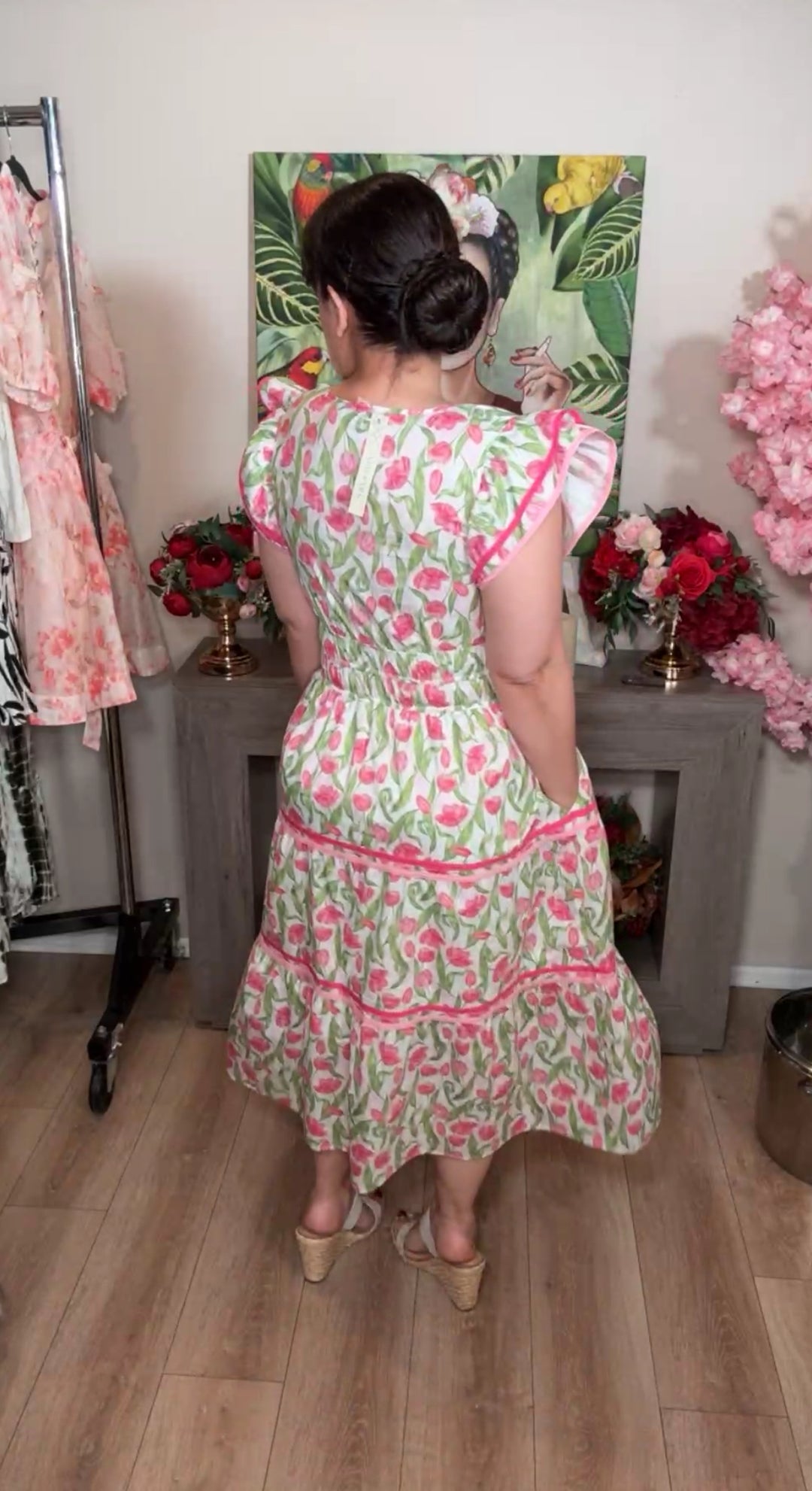 Vestido blanco tulipanes rosas lilly cintura stretch midi (#126)