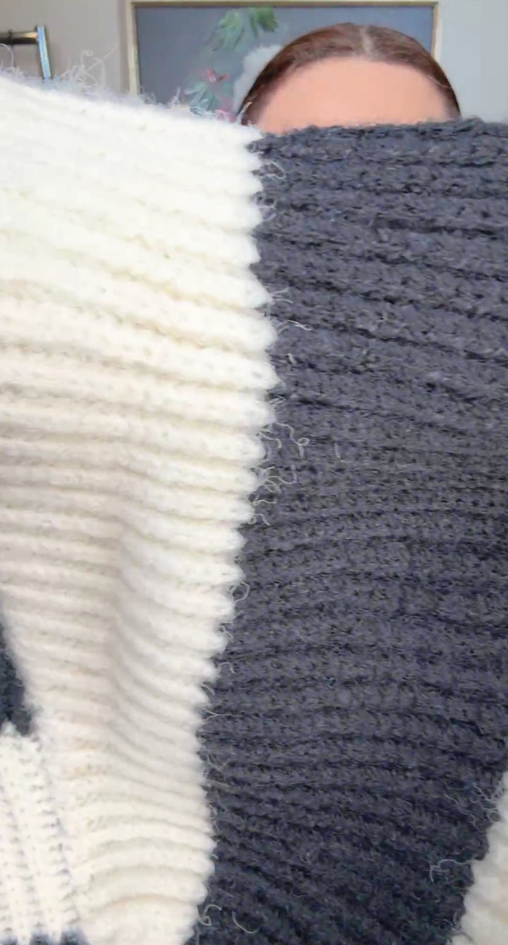 Sweater negro y blanco rallado duster (#121)