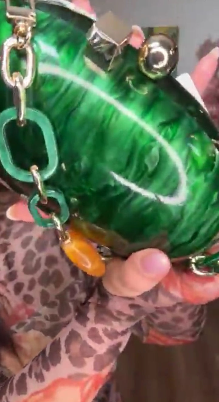 Bolsa Verde Nacarada Lux Corazon Ambar (#106)