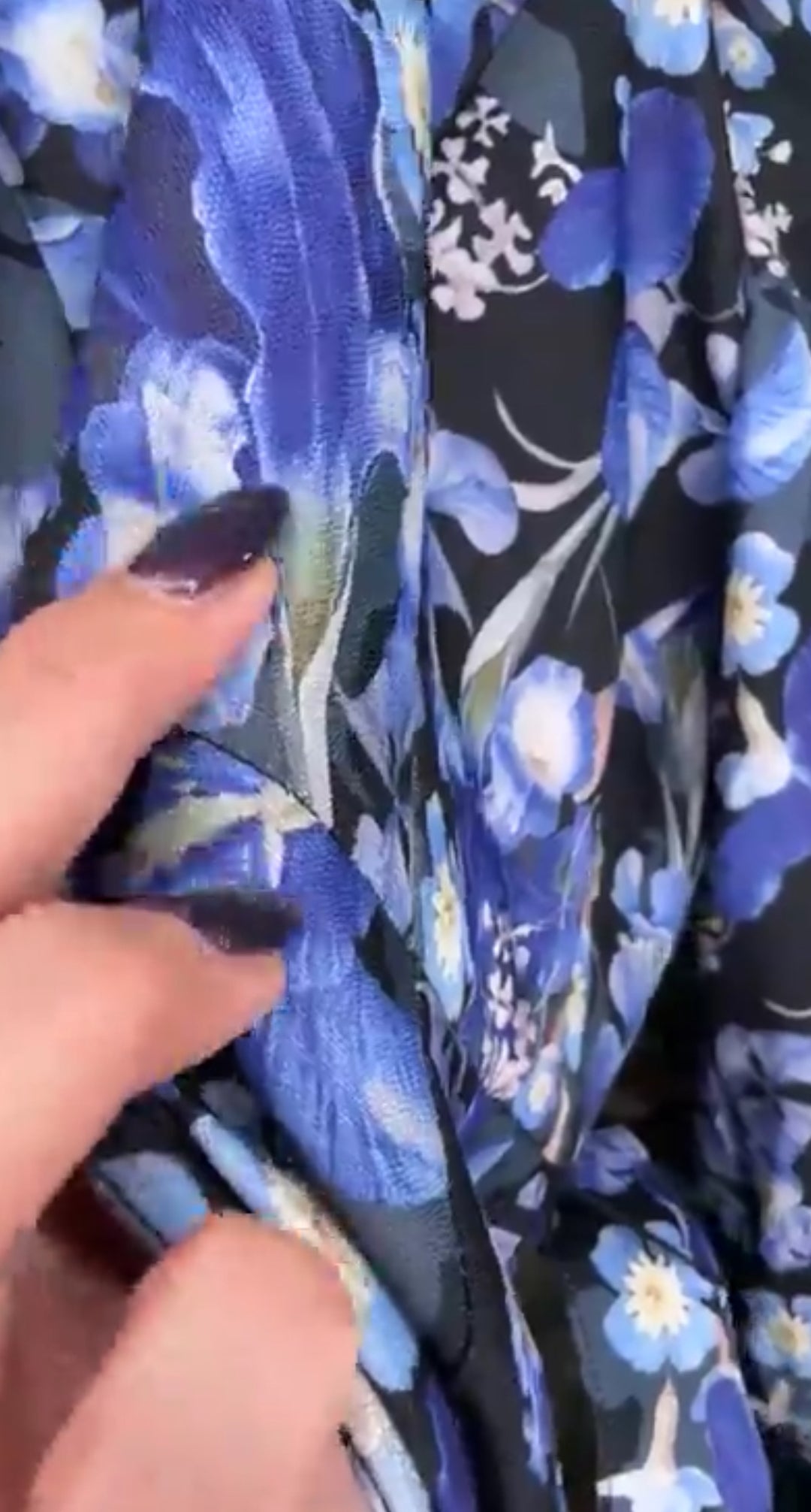 Vestido Negro Flor Morada Botones Pedreria y Arte (#155)