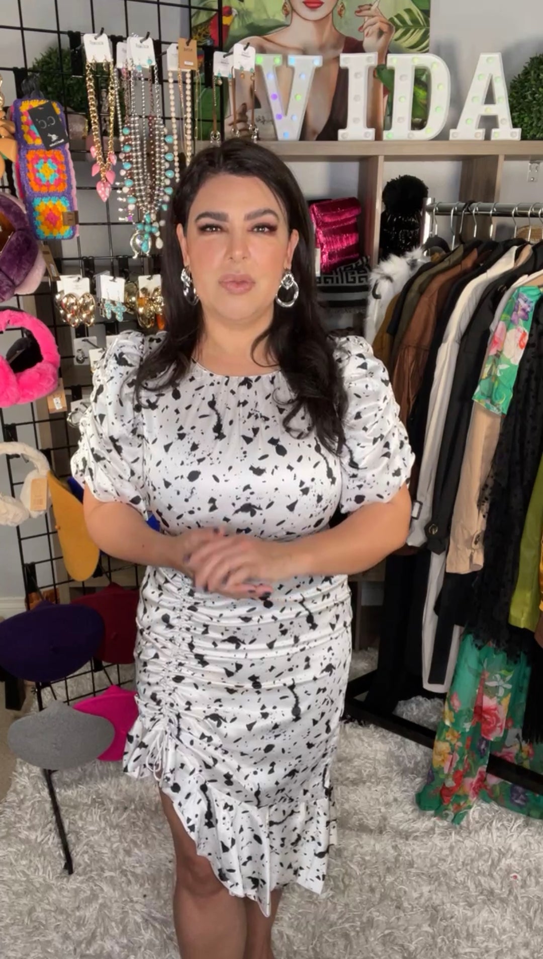 Vestido Blanco Mancha Negra Dalmata Satinado Olanes (#364)