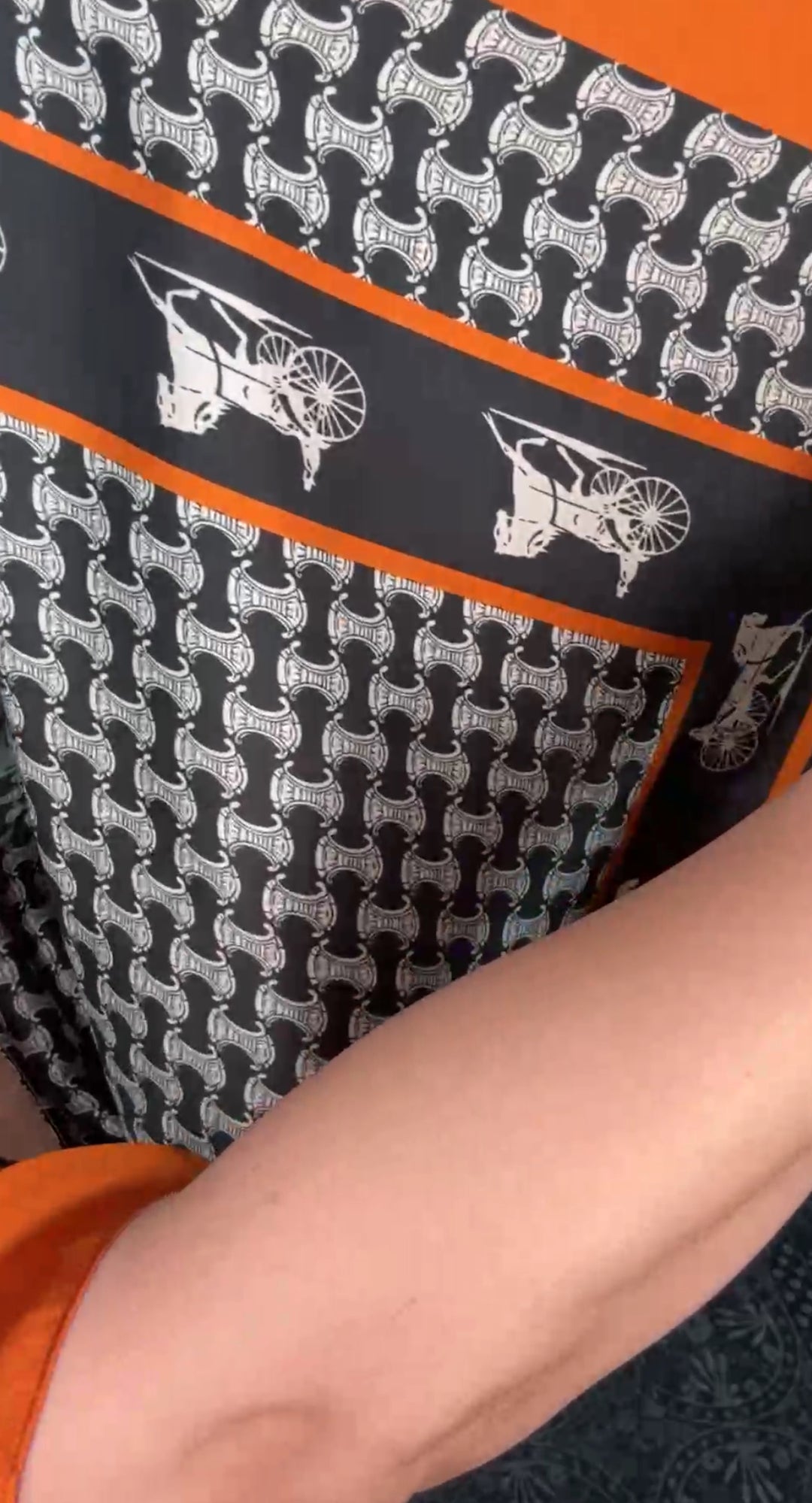 Blusa Negro y Naranja Celine Infinity (#110)